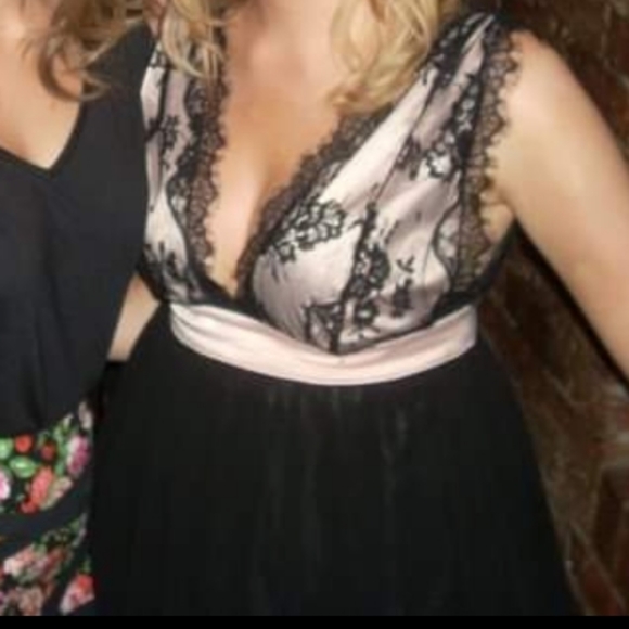 Black and blush lace top - Picture 3 of 4